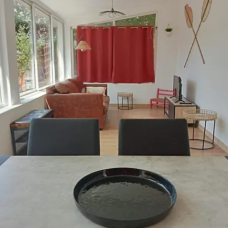 Будинок відпочинку Cozy Pearl With Garden 2 Steps From The Sea